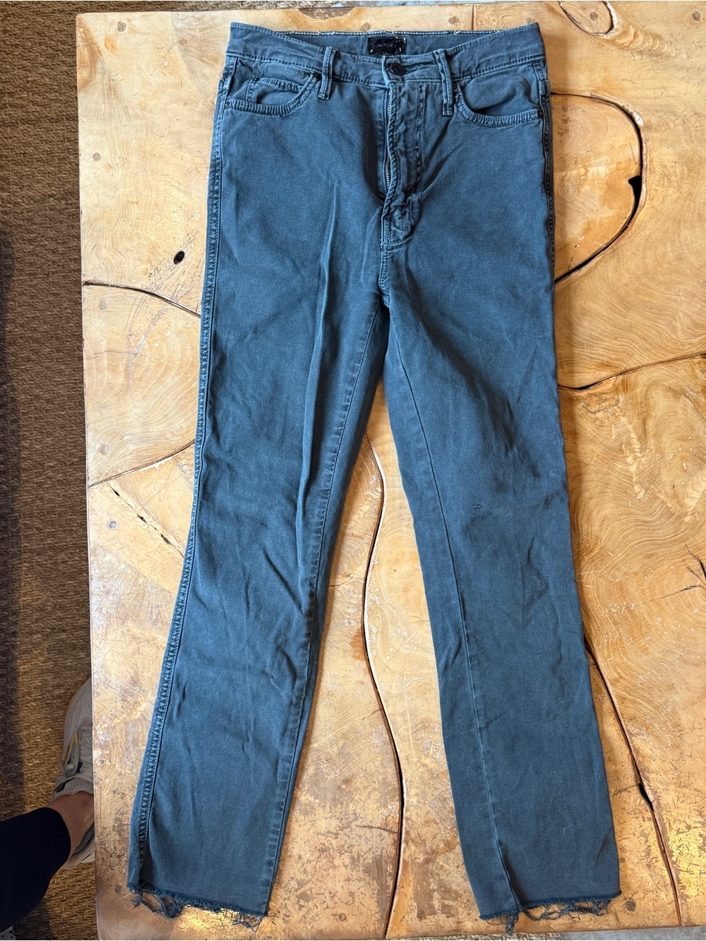 Mother High Waisted Rascal Ankle Fray, Chalk It Up, Size 26.